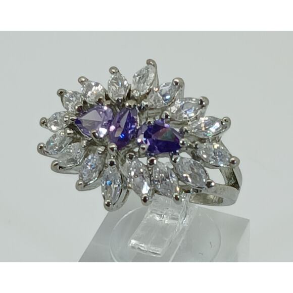Vintage Ring Size 7.5 Silver Tone White Gold GP Purple CZ Cluster Cocktail NOS - Picture 9 of 10
